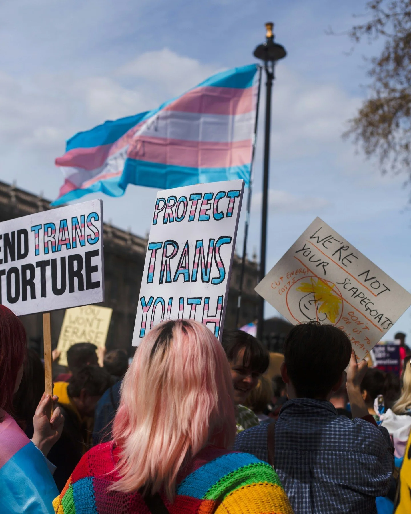 Eastside stands with our trans community. Today, and every day. 
🩷 🤍 🩵 
To every trans person who shops, works, and builds community with us: we see you, we care about you, and we're glad you're here! 
💕🏳️&zwj;⚧️✨ 
.
Photo by Karollyne Videira H