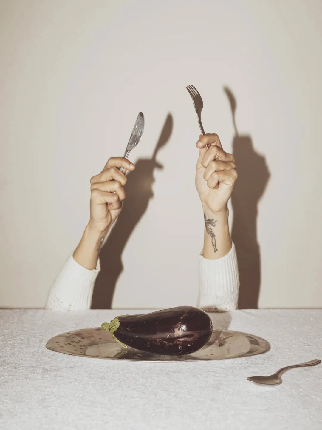 How do we create experiences(*) that help people open?

Lately I&rsquo;ve been thinking about this question a lot.
We talk constantly about new ways to nourish the body.

But what nourishes the brain?

Curiosity.
Attention.
Connection.
Meaningful exp