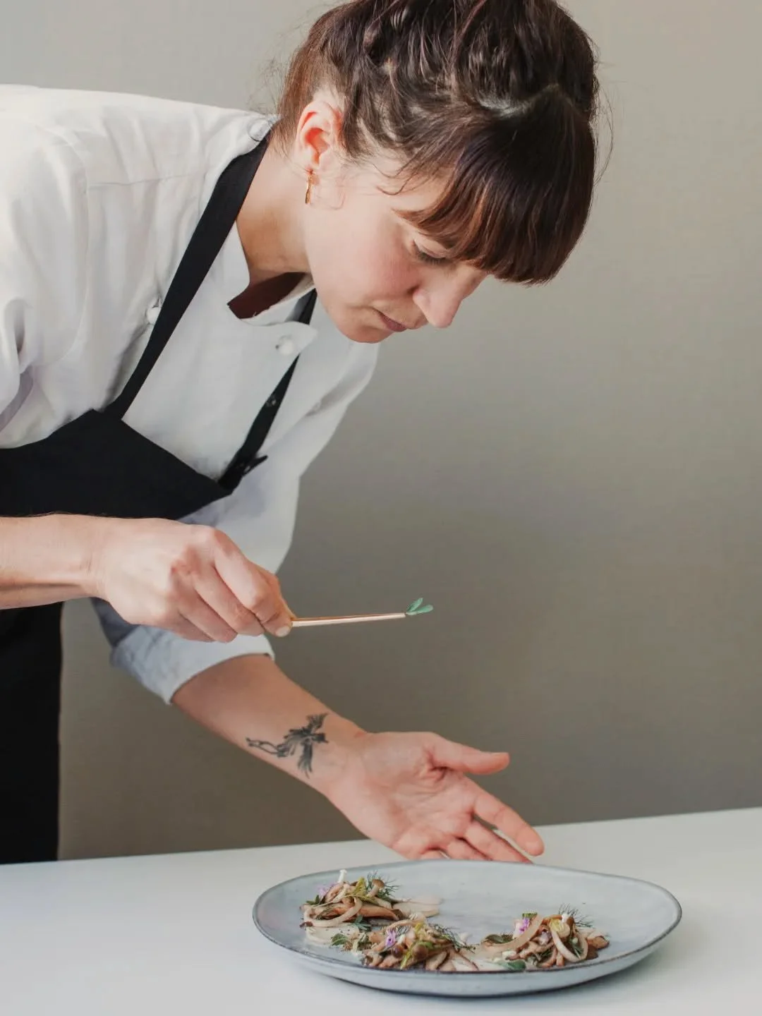 2020. No website. No plan. Just this dish &mdash; and six years of experience behind me telling me to keep going, with no clue about the direction everything is taking me today.
&hellip;
Macadamia &amp; Mushrooms. The first recipe I ever published &m