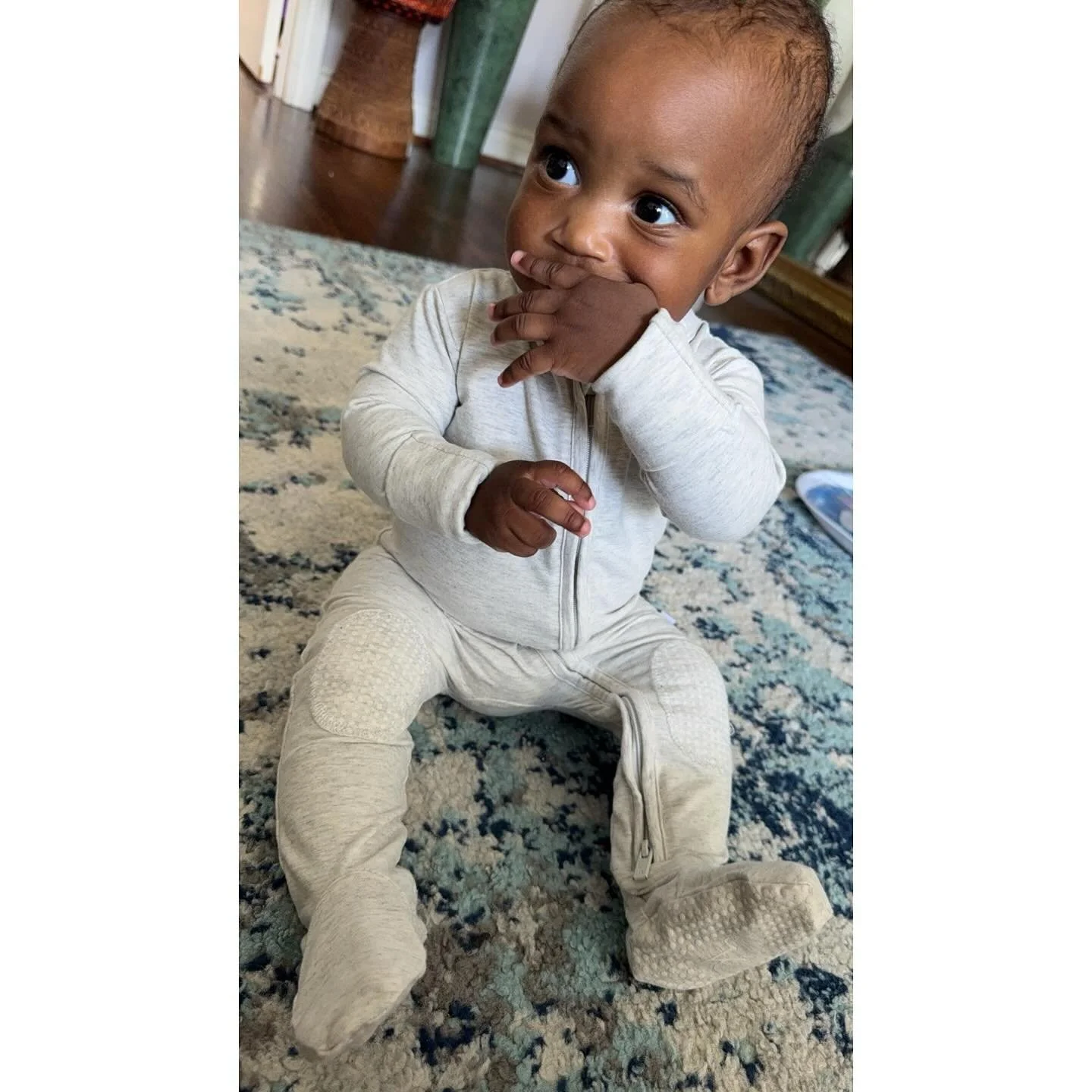 Little King in our Moon Grey looking so handsome 🤩🤍 

#babywear #baby #momlife #newmom #momsofinstagram #babiesofinstagram #smallbusiness