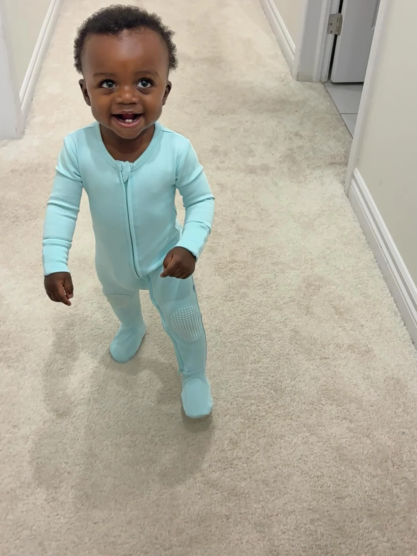 HAPPY SATURDAY 🩵🩵🩵🩵🩵 
But seriously HOW CUTE does little munchkin look in our heavenly blue 🩵 

Link in our bio ✨ 

#blackfridaysale #sale #happysaturday☺️