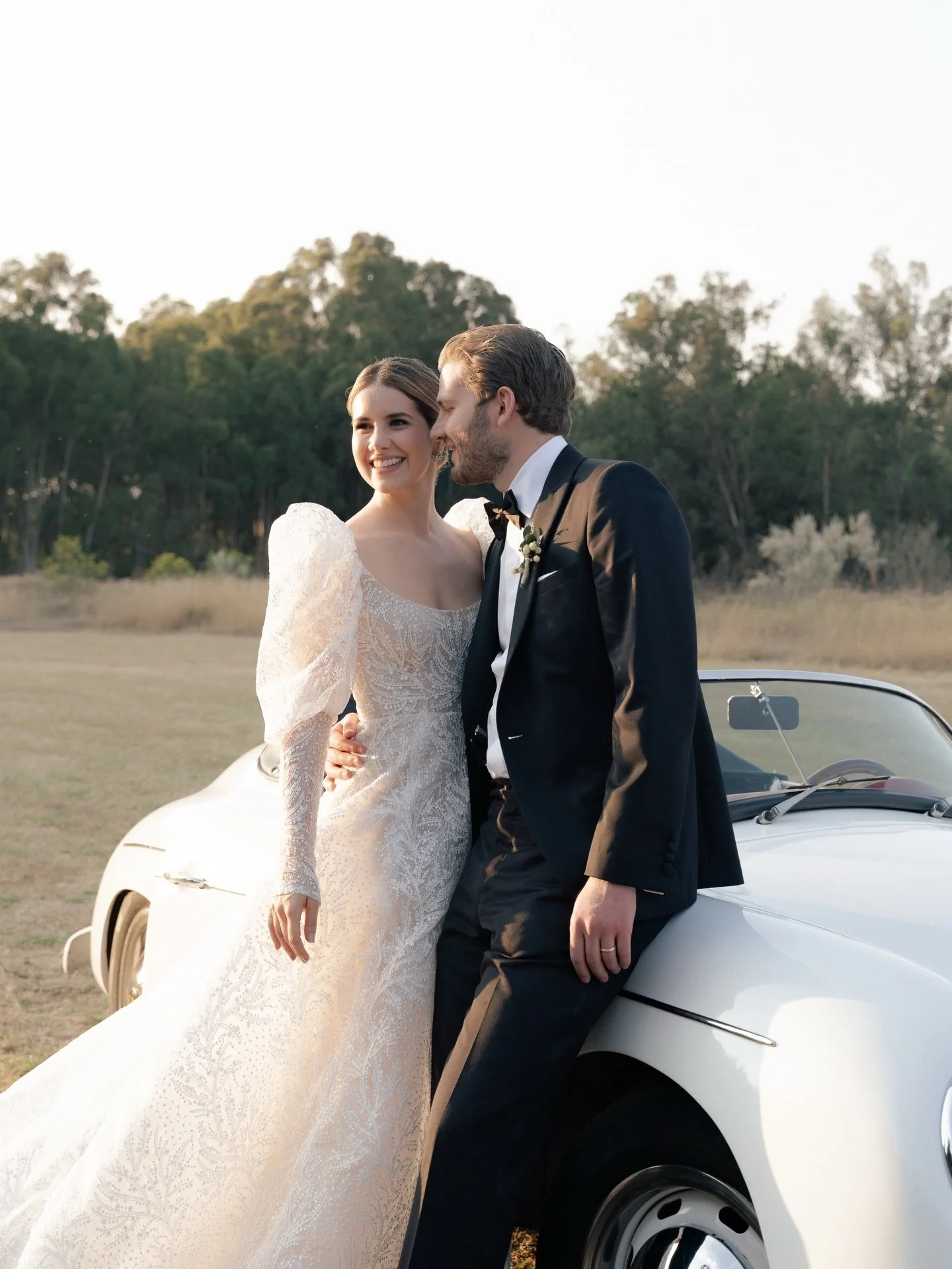 The way I love you ✨

Capturing Tatiana and Felix&rsquo;s special day was a dream come true! The sunset was simply breathtaking, and we had an absolute blast sharing in the joy of their love and complicity.

Team with @brunorezza