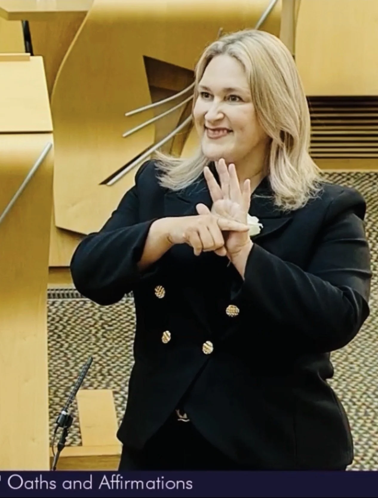 Karen Adam MSP makes sworn affirmation in BSL at the Scottish Parliament