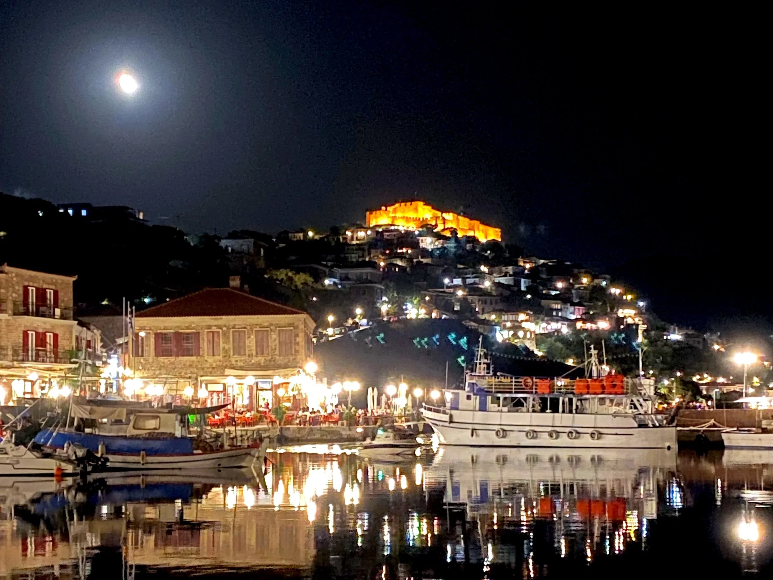 Το φεγγάρι σκαρφαλώνει...