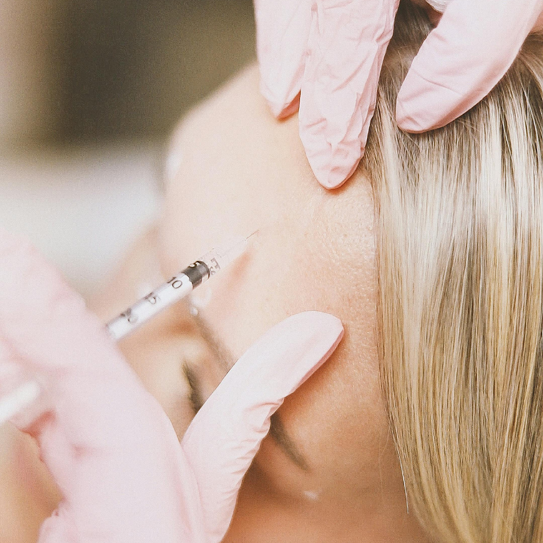 Holiday Photos Incoming? Here’s How to Smooth Out Wrinkles in Time