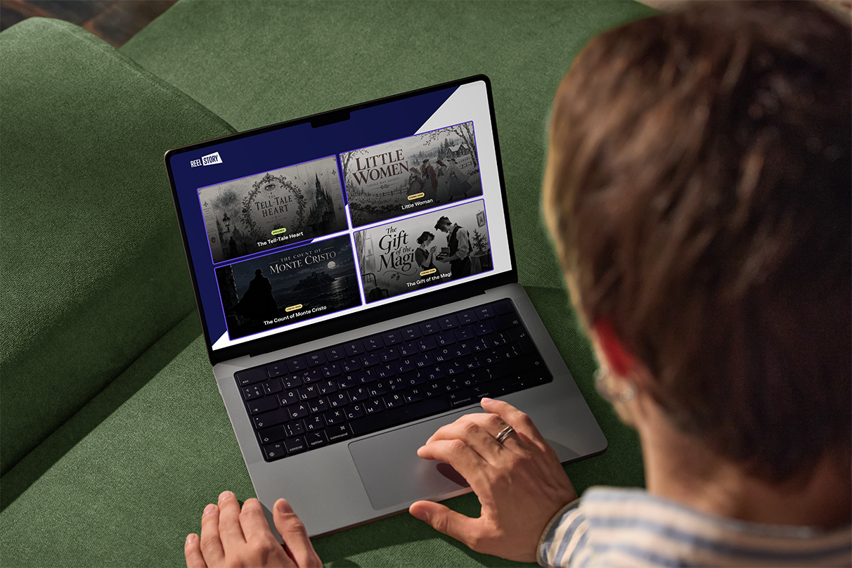 reel-story-macbook-storyhub.png