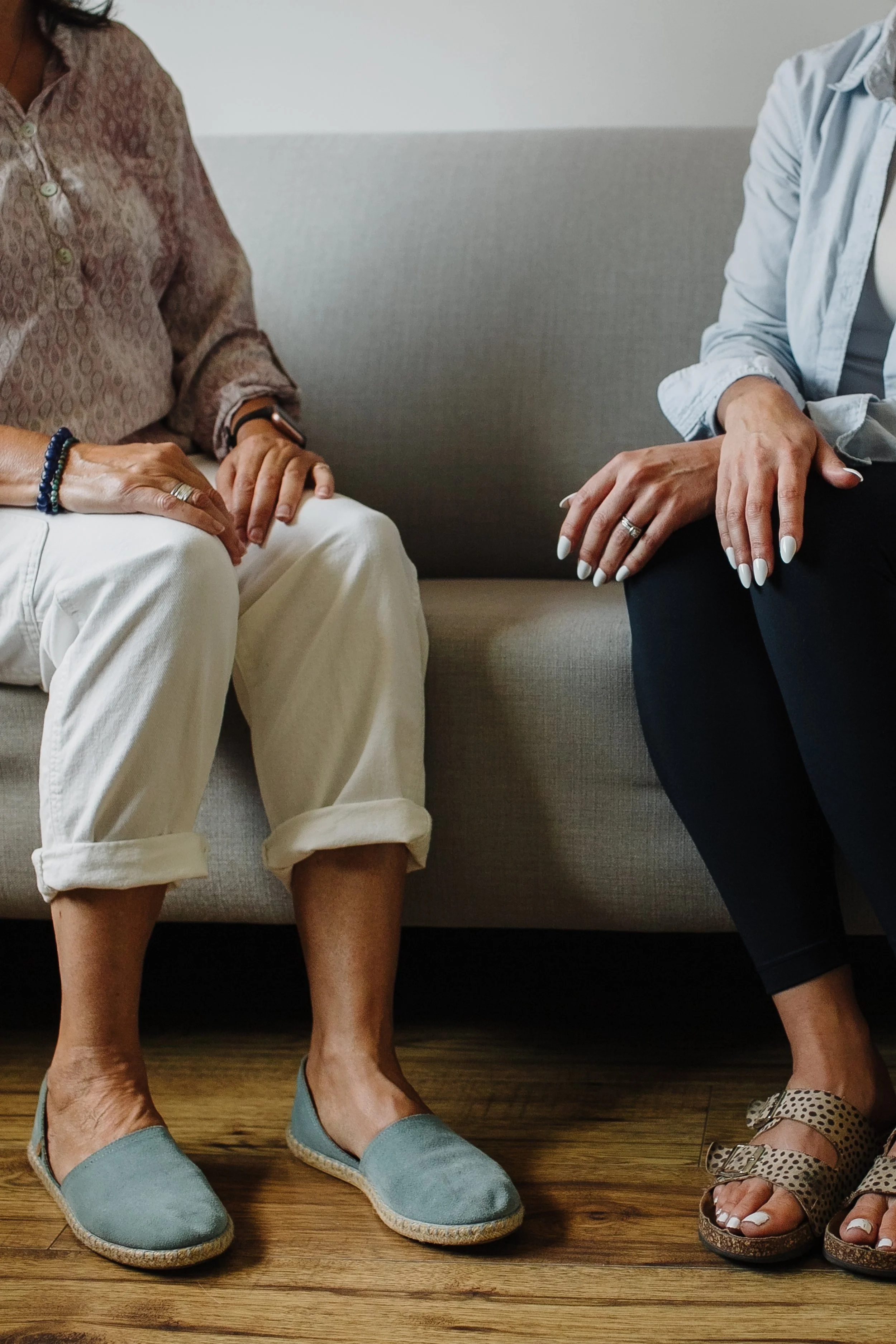 clients sitting together ready to participate in couples counselling sessions in chilliwack bc