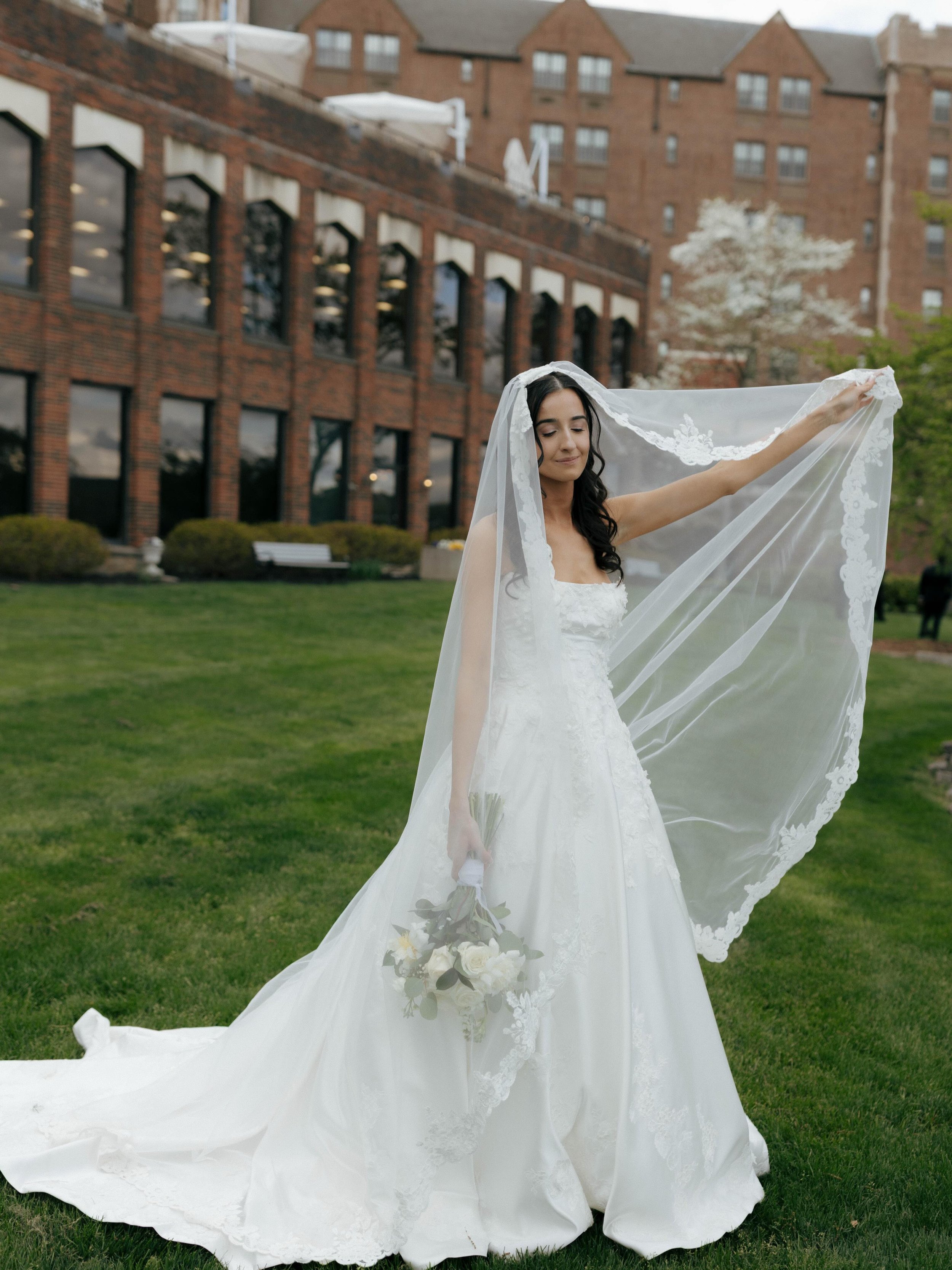 A beautiful, elegant bridal morning in the Hudson Valley ✨

We wanted everything to feel soft, timeless, and effortless enhancing her natural beauty in a way that still felt completely like her.

These moments felt so elegant, emotional, and genuine 