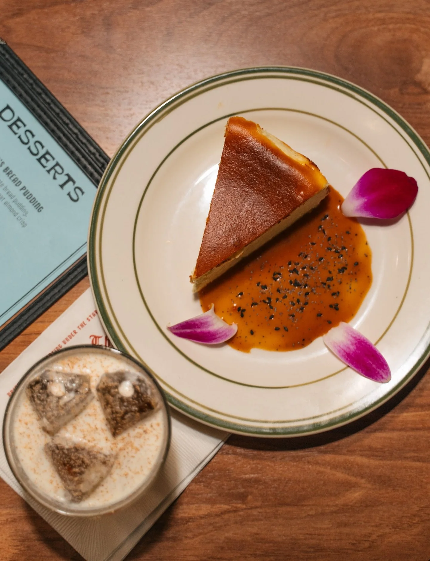 The kind of dessert that makes you stay for one more song. 

photos by @lifeofphylly 

#thecopperroom #desertdining #yuccavalley #community #dessertporn