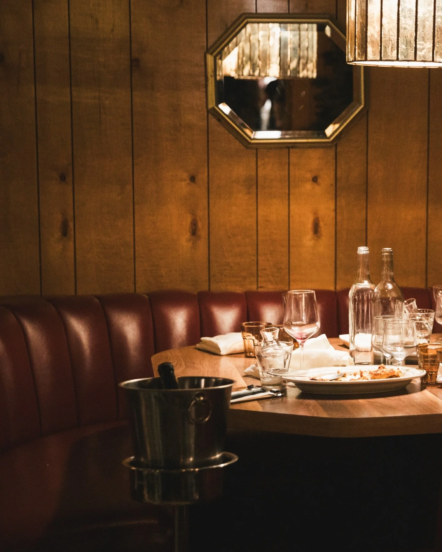 The party just left. Wine was poured, martinis were shaken, and the table did its job. Another good night at The Copper Room.✨

#thecopperroom #timelessnights #highdesert #yuccavalley