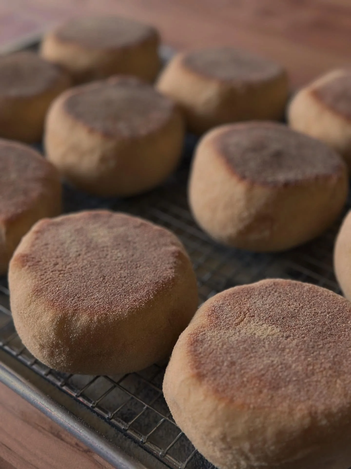 The latest limited batch and the answer to yesterday’s question…
Queen City’s Hawaiian 👑🌴🍍
These sweet English muffins are our take on the grocery store soft rolls, but named in honor of our state’s largest city (and als