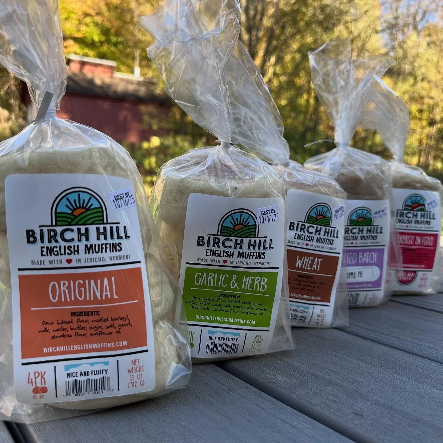 Tomorrow is our last farmers market of the summer season! We’ll be @bfmvermont from 9-2 on Pine St with a sensational flavor lineup:
-Original
-Garlic & Herb
-Wheat 
-Breakfast in Italy
-Limited Batch: Apple Pie
It should be a beautiful f
