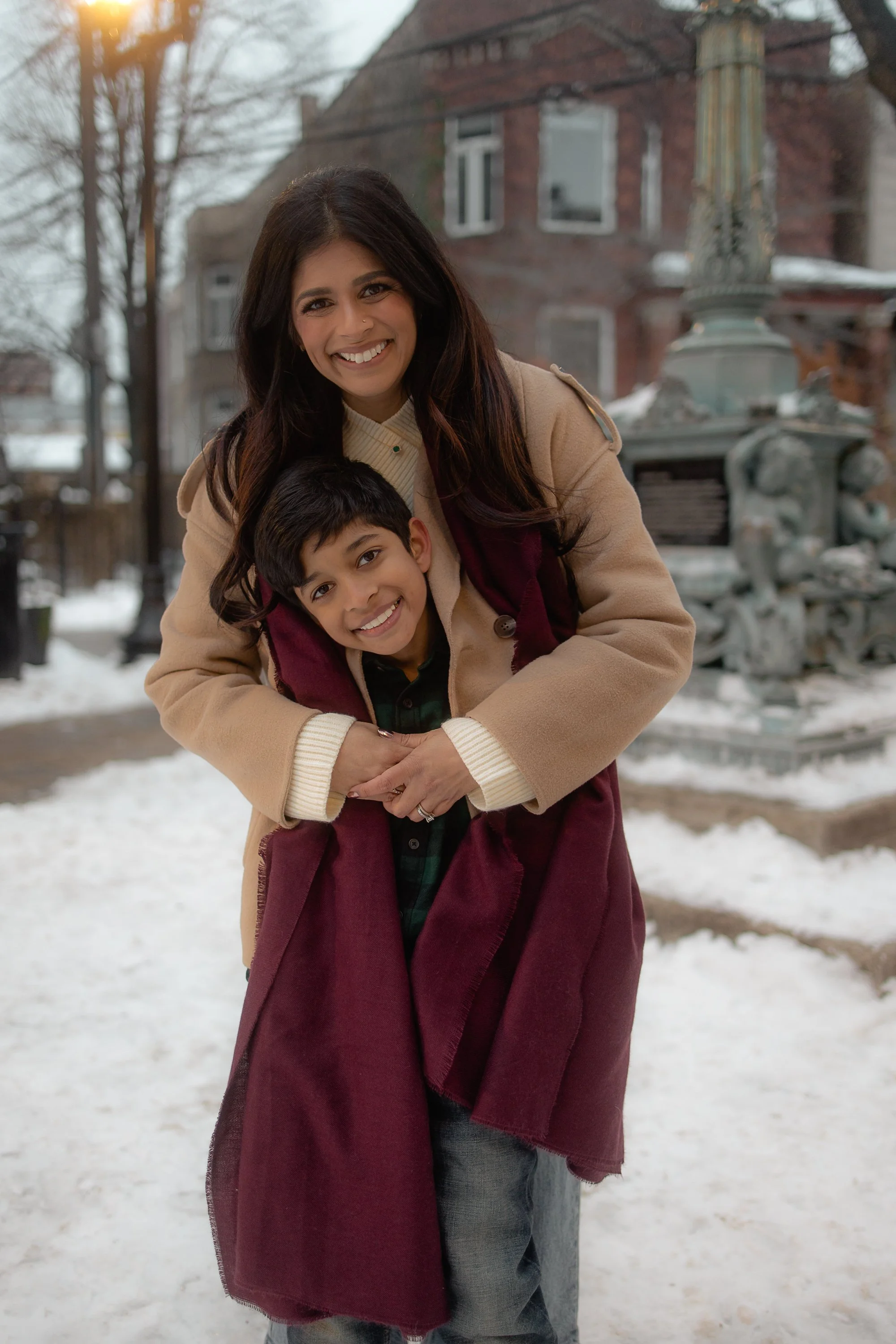 932A0443-EditNitya-Sharma-CHRISTMAS-AT-LINCOLN-SQUARE-SESSION-FAMILY-CHICAGO-ILLINOIS-RAVENSWOOD-DOCUMENTARY-PHOTOGRAPHY-BY-MARIA-RIVERA.jpg