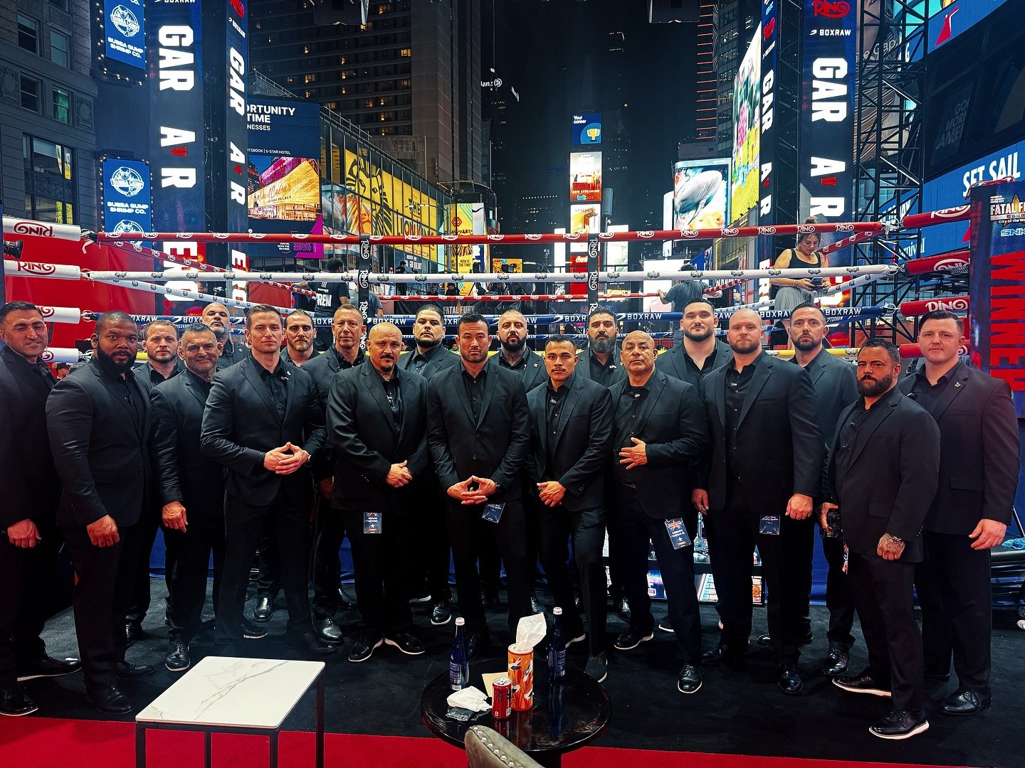 &spades;️ REPRESENT &spades;️
The @romansanford @havensolutions_intl way. What a week seeing Times Square all fired up going into fight night&hellip;