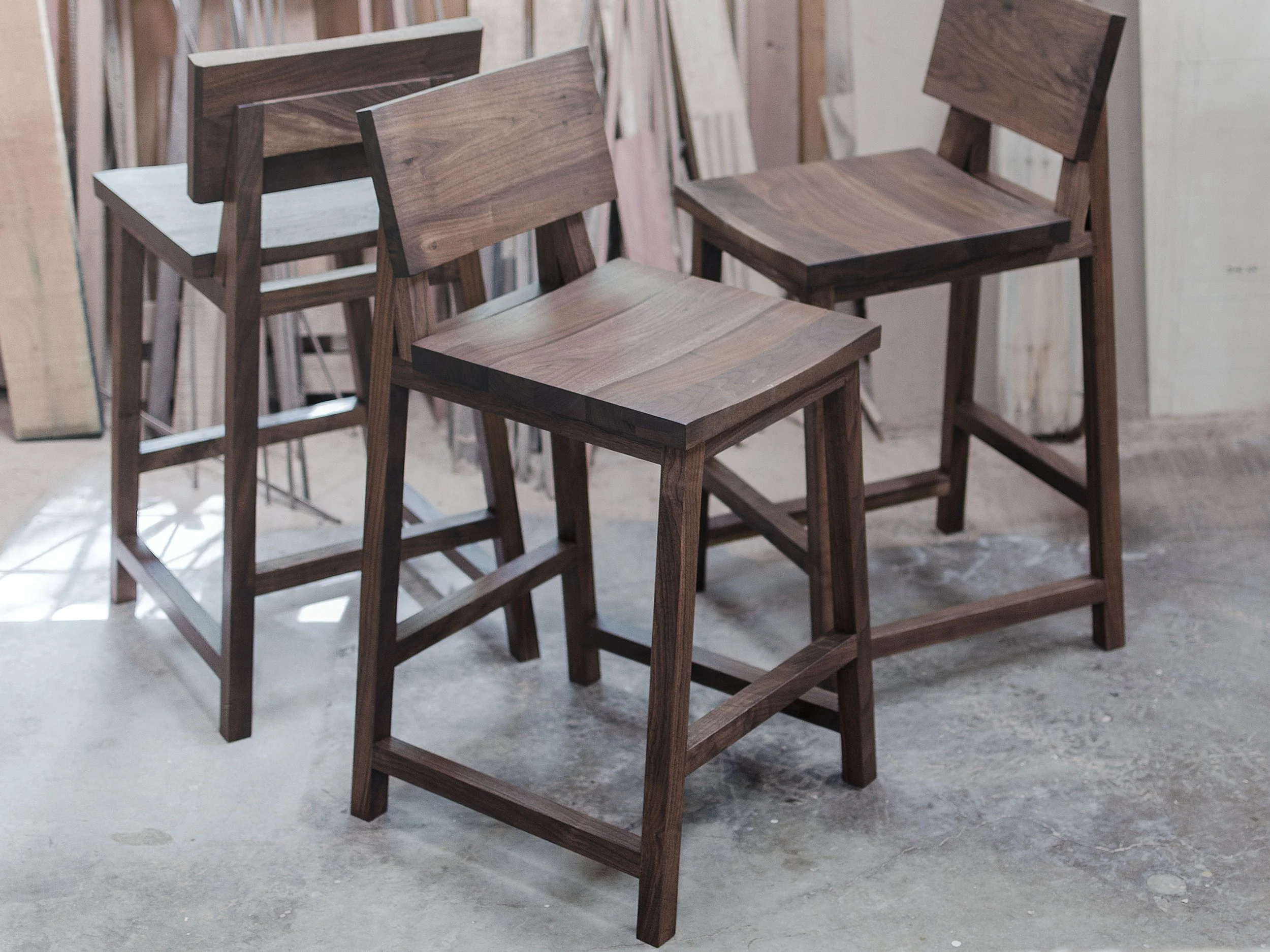 Tabouret stool en noyer