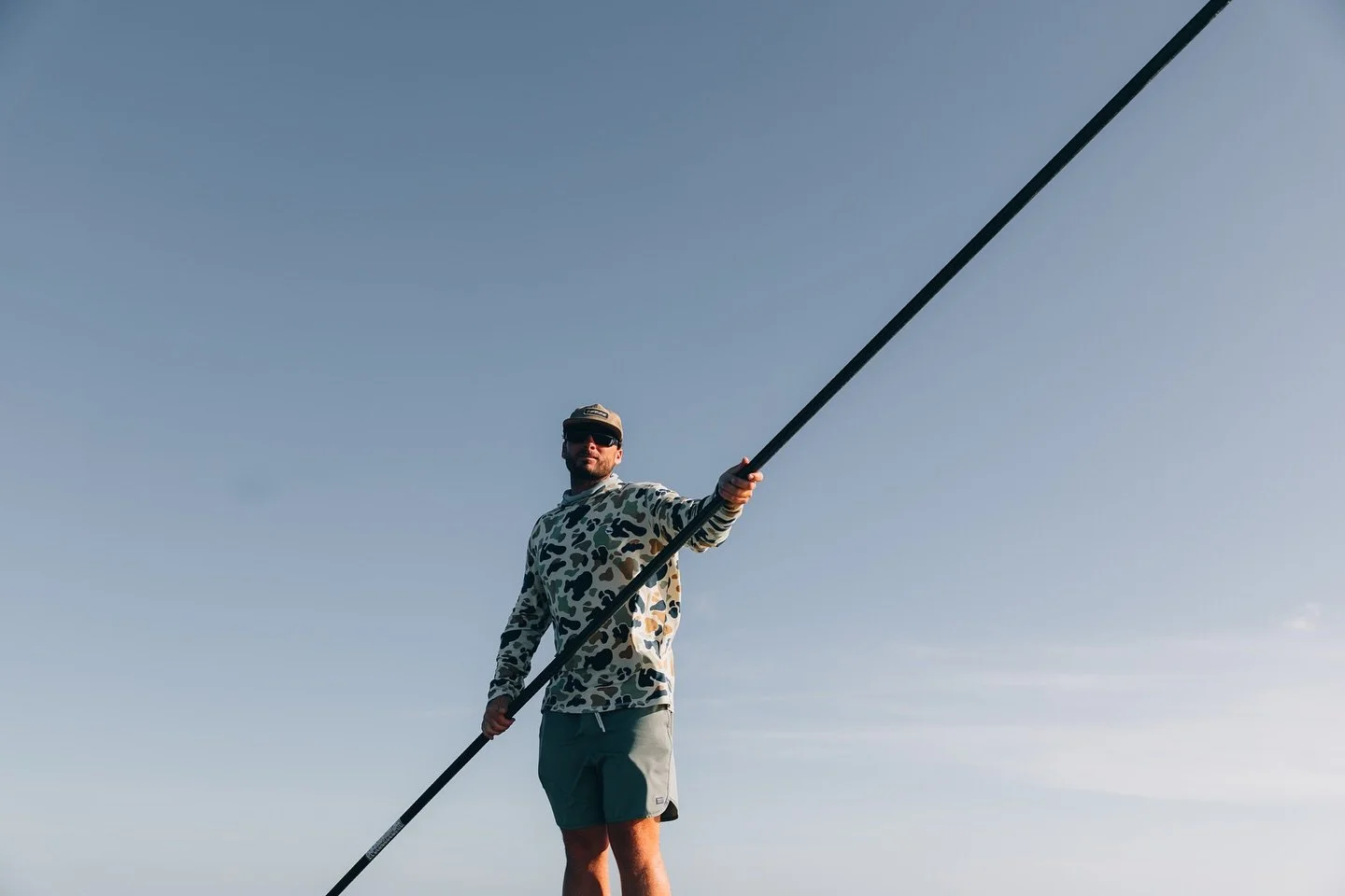 On location for @thequalifiedcaptain w/ my beautiful model @wilmingtonfishingexpeditions
&bull;
&bull;
#skifflife #flatsfishing #flyfishing