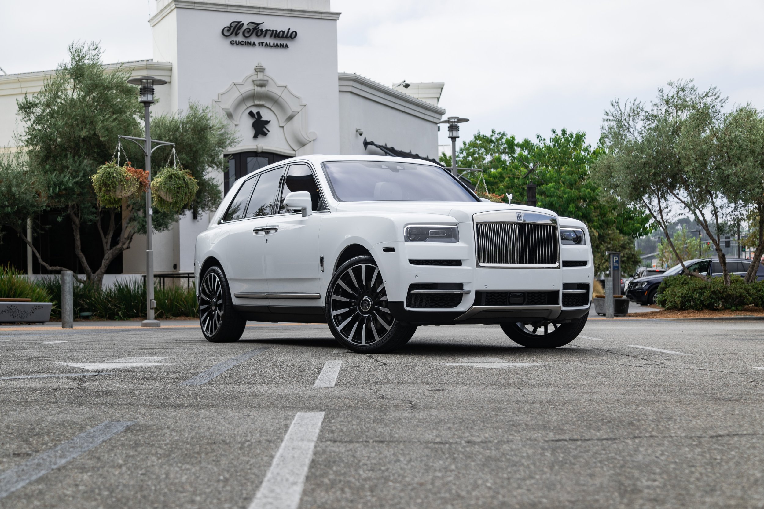 Rolls-Royce Cullinan Rental Los Angeles