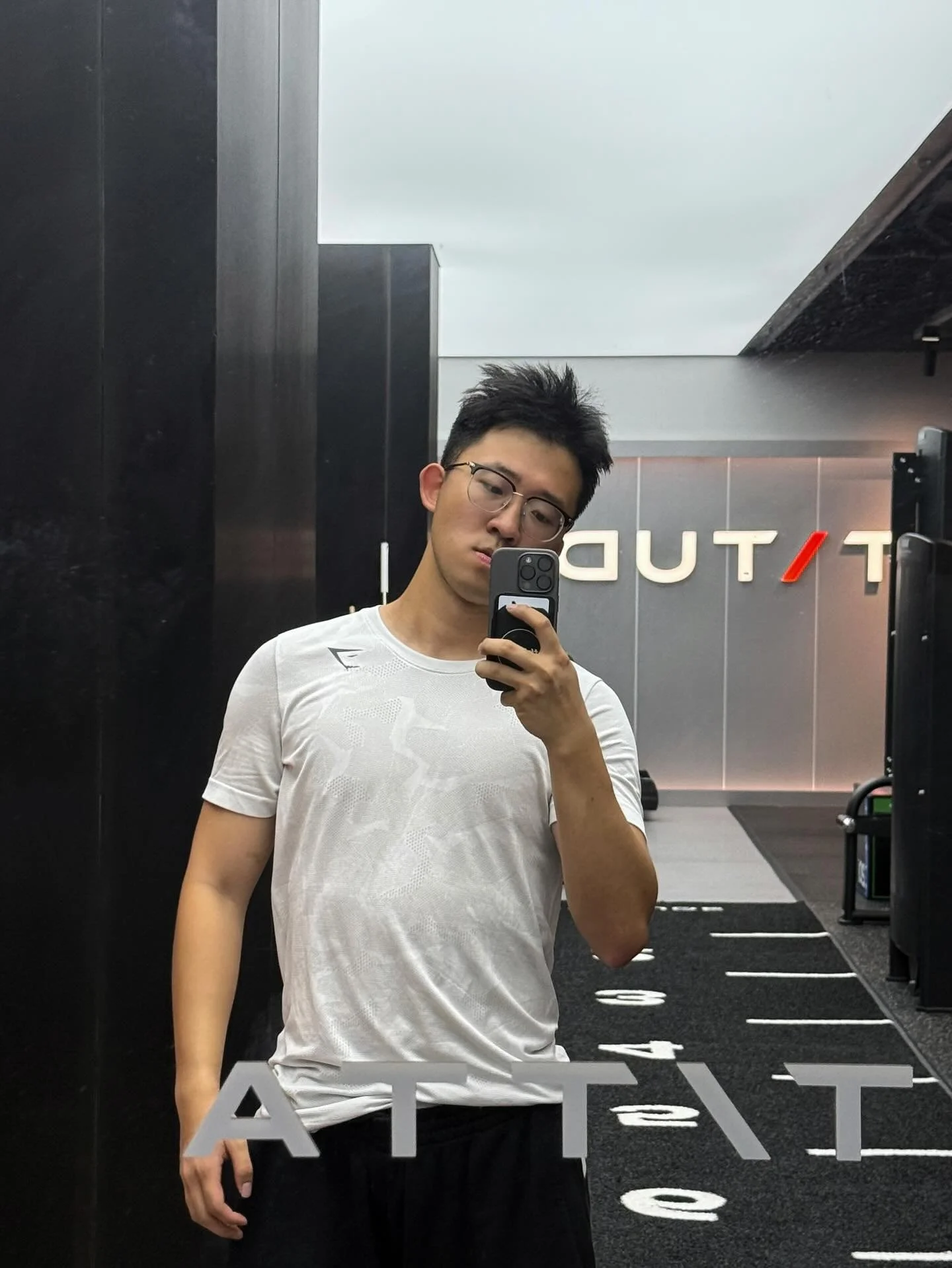 周末好，周一坏