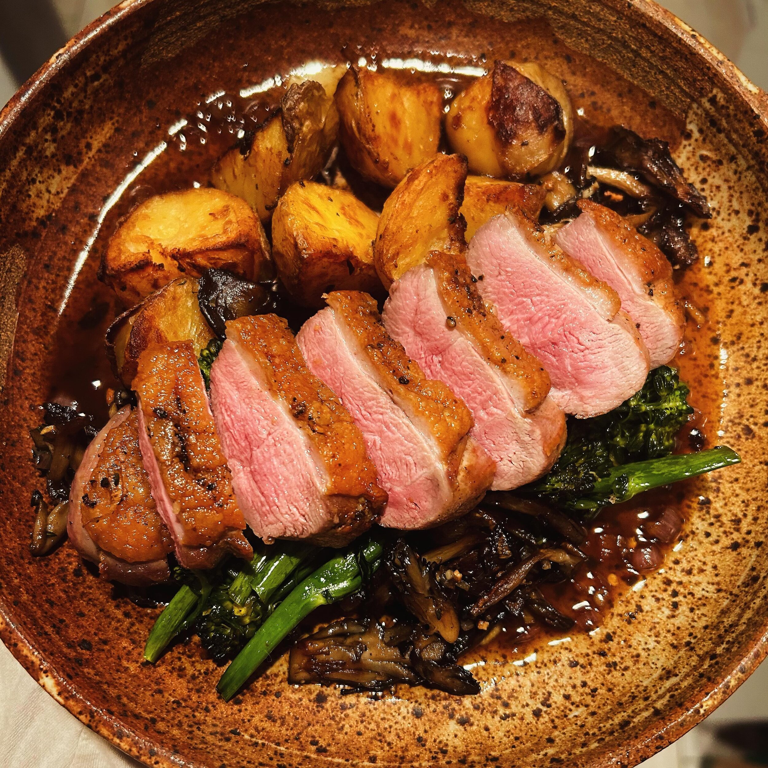 ✨Duck Breast✨
&bull;Crispy Duck Fat Potatoes &bull;Roasted Broccolini &bull;Saut&eacute;ed Maitake Mushrooms &bull;Honey, Garlic, Balsamic Glaze