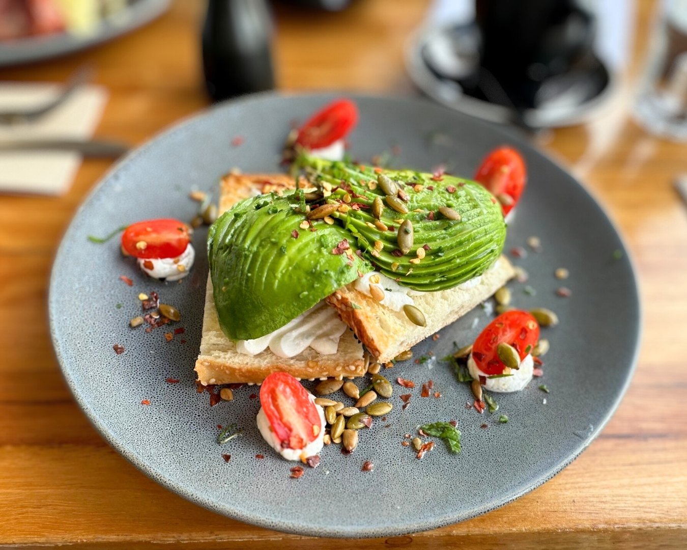 Need a great brunch spot? we open early and serve breakfast until 11.30am, come in and try the new menu full of classics and great new items. 

#ballinansw #wharfbarballina #ballinabrunch #balliinabreakfast