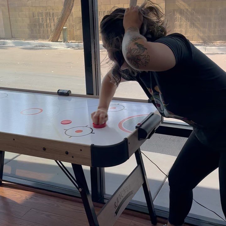 It&rsquo;s official! The air hockey table is my new favorite rental in the venue (sorry not sorry, popcorn machine 🤷🏽&zwj;♀️)

Things got competitive this weekend and I&rsquo;m here for it!