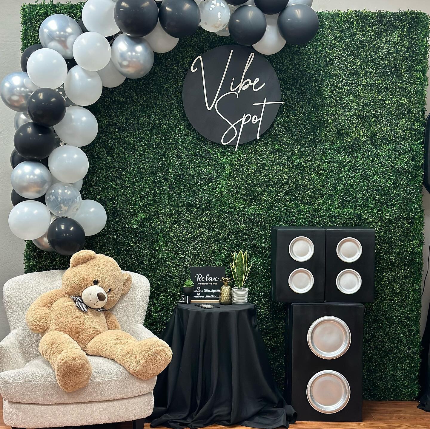 It was a rockin&rsquo; good time at the Vibe Spot this weekend. Shouting congratulations to Lexy! Baby Arlo&rsquo;s shower was fit for a rock legend. 🤘