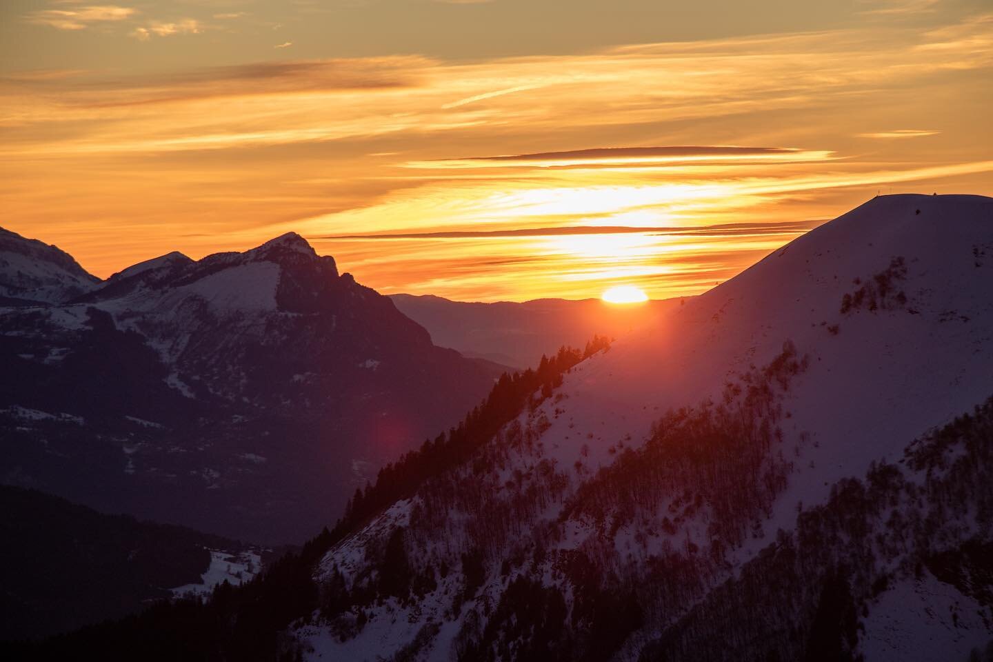 As the sun unfortunately sets on our winter season due to the early closure of the Portes du Soleil ski area we would like to say thank you to all of our customers! We hope you enjoyed it as much as we did and we hope to see you back next year!