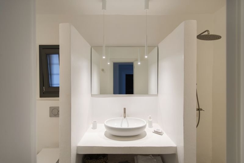 L0 bathroomshared bedroom 1+2 _result.jpg