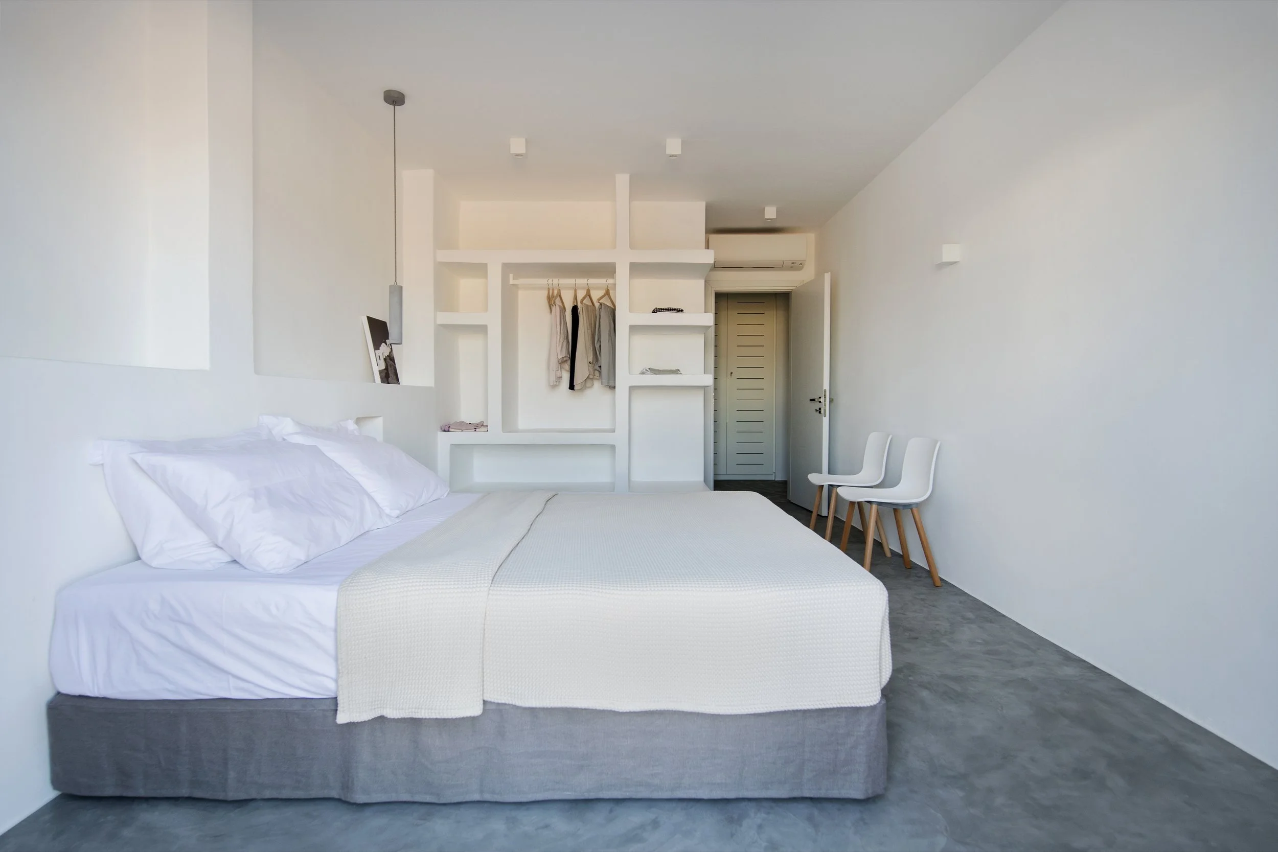 L0 bedroom.jpg