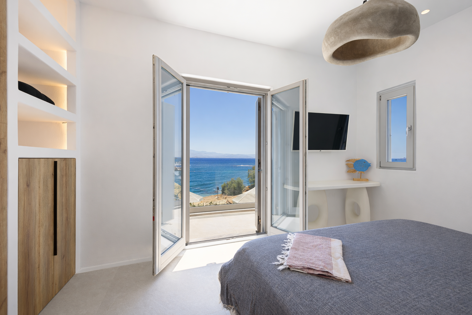 13 BLACK BEDROOM 1 Sea view.png