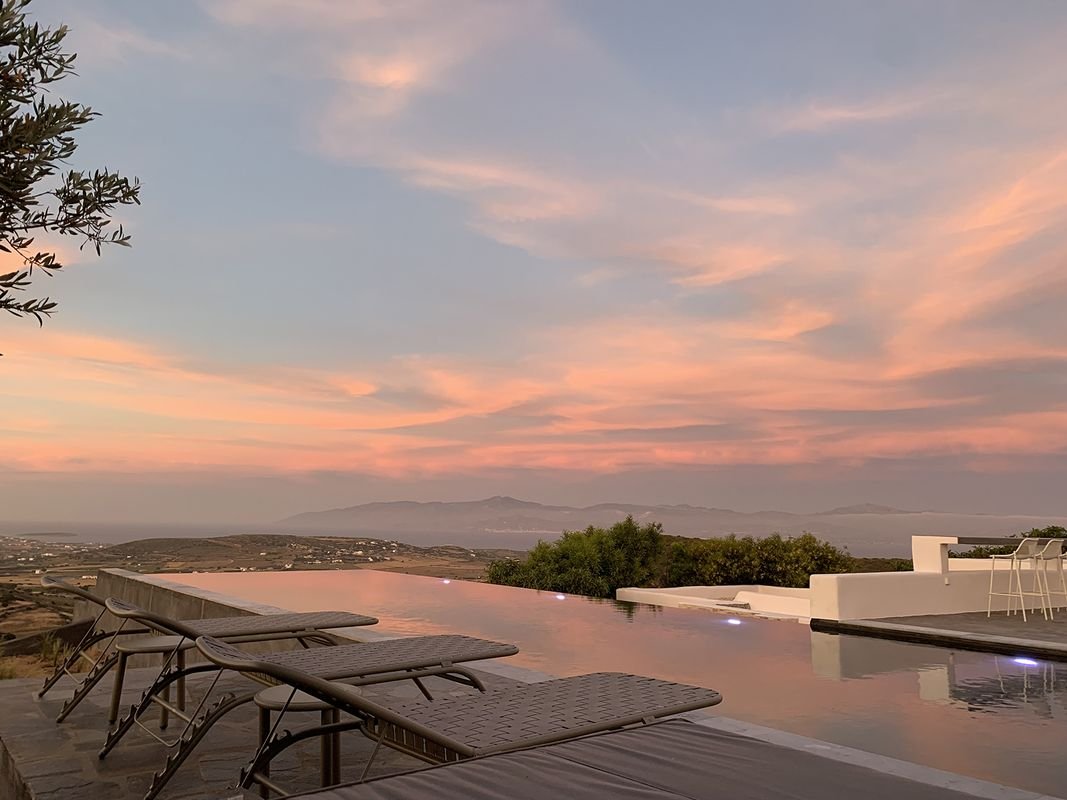 villa_orian_infinity_pool_sunset_2_result.jpg