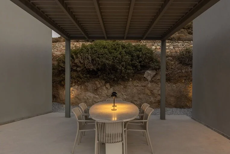 MoonhouseParos-guesthouse-terras-3.jpg