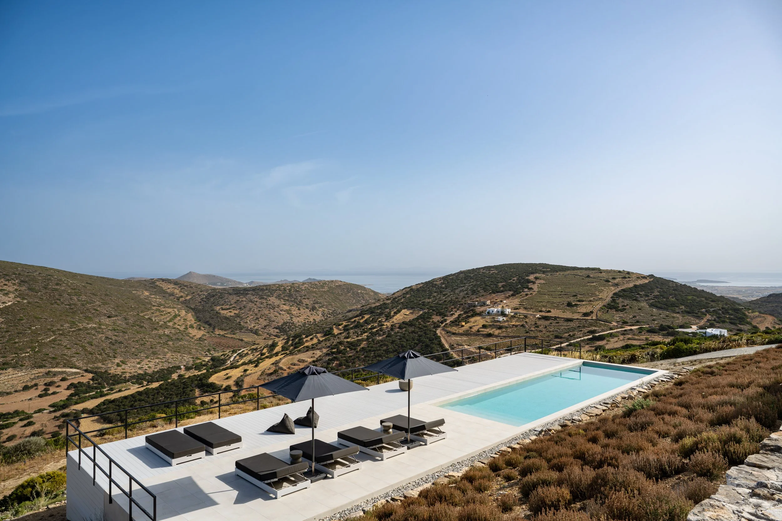 moonhouse-paros-new-light.jpg