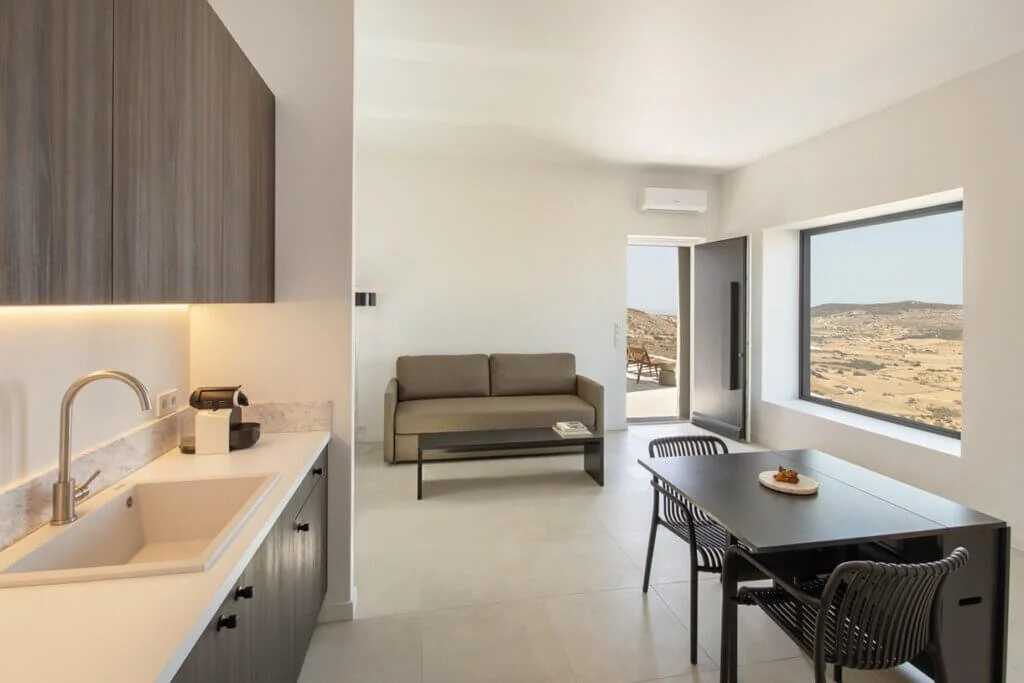 MoonhouseParos-guesthouse2-4-1024x683.jpg
