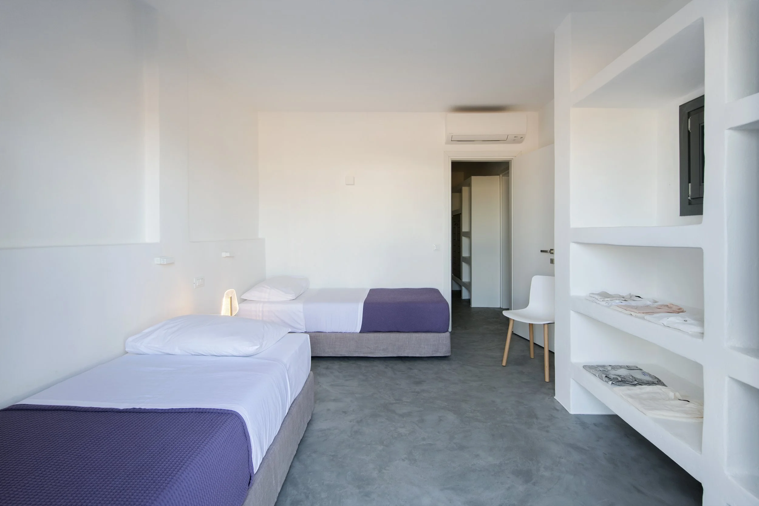 L0 bedroom 2-1.jpg