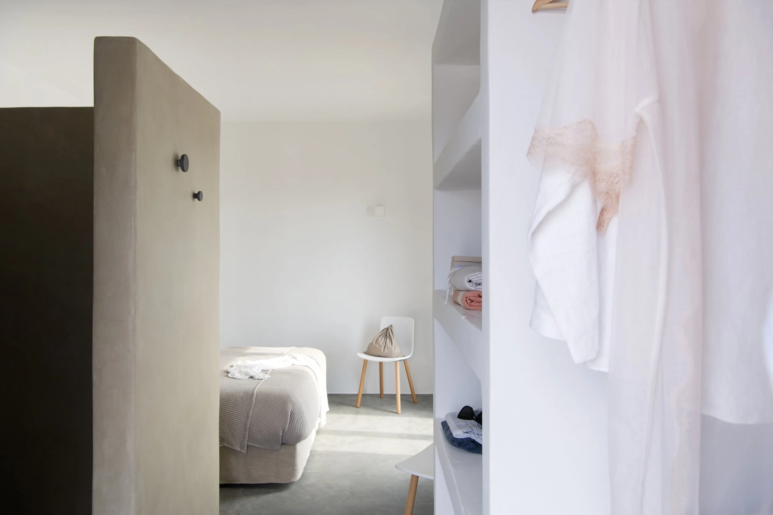 L2 bedroom 2-2.jpg