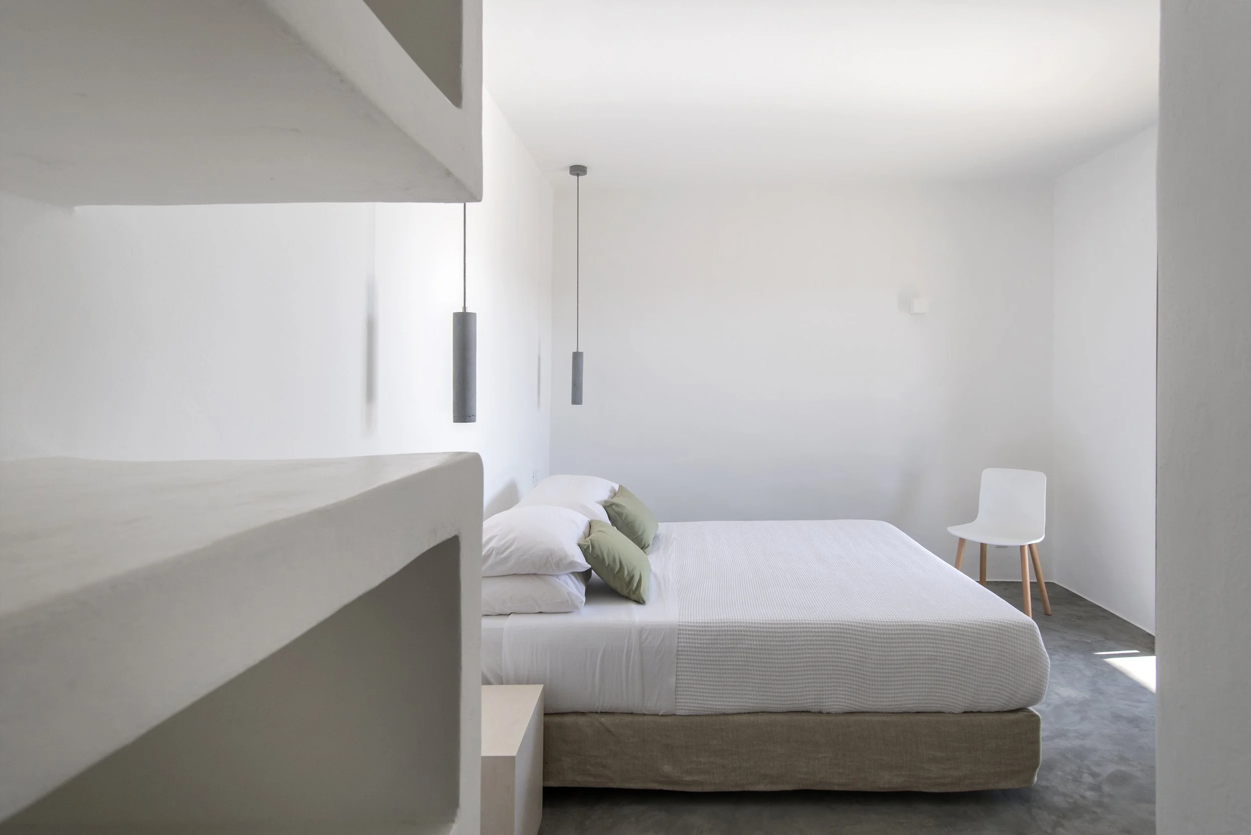 L0 bedroom 1-1.jpg