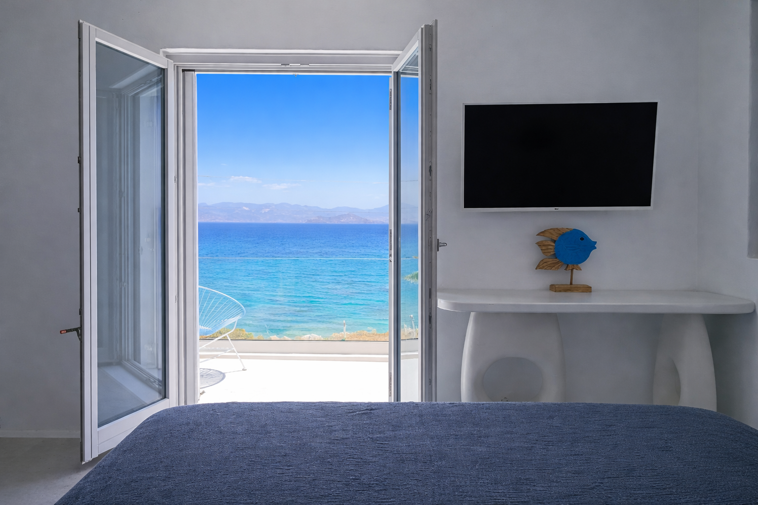 49 BLACK BEDROOM Main Sea View.png