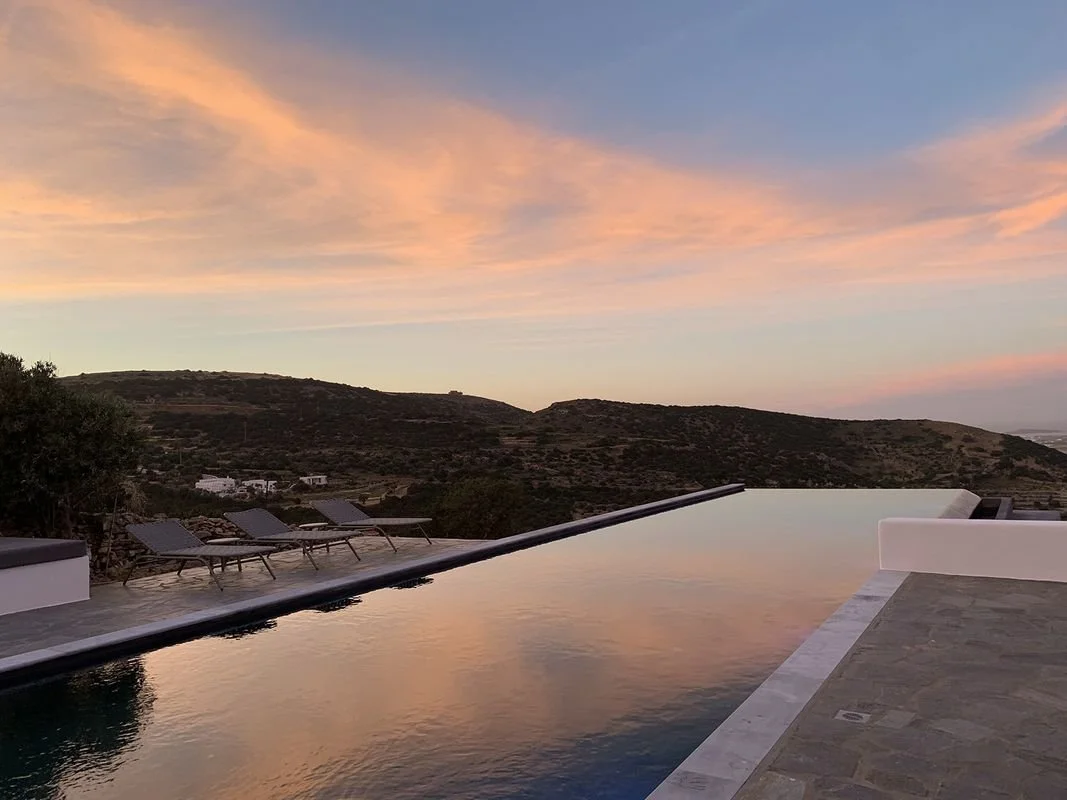 villa_orian_infinity_pool_sunset_result.jpg