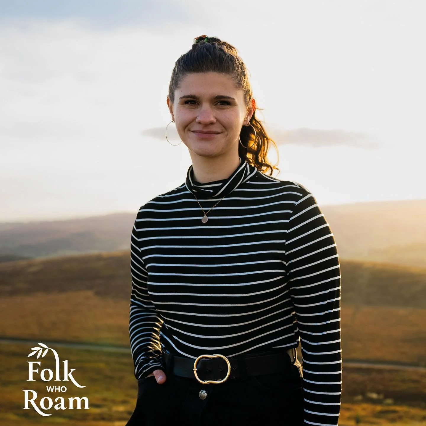 Folk Who Roam: Rosie is a Sheffield based English-folk fiddle player, morris dancer and textiles artist. Her work - whether that be music or weaving - is directly influenced by Yorkshire landscape, which she spends much of her time in. 

Rosie will b