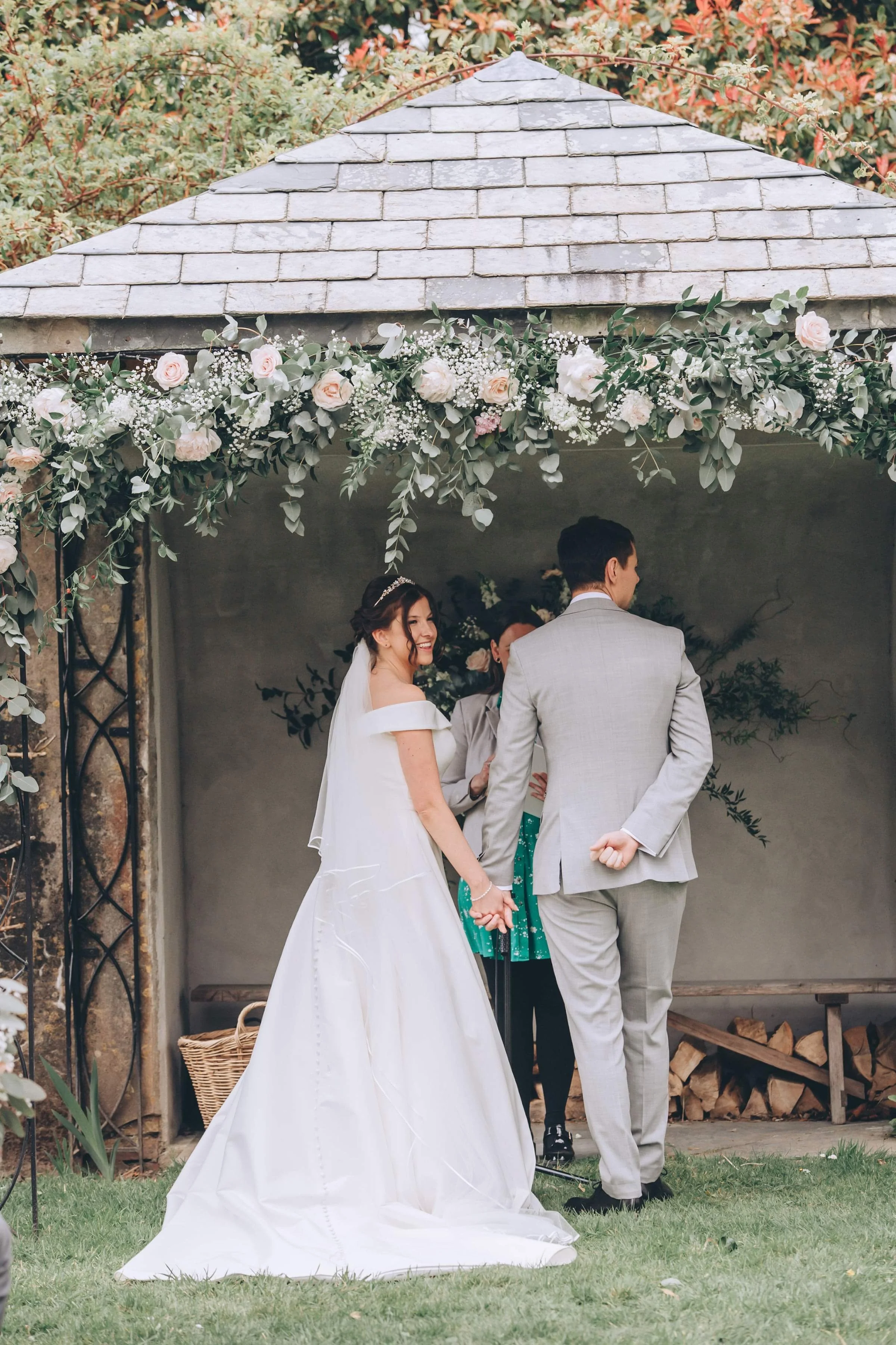 pink and green wedding flowers