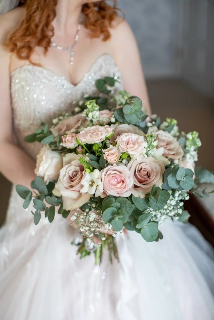 pink brides bouquet