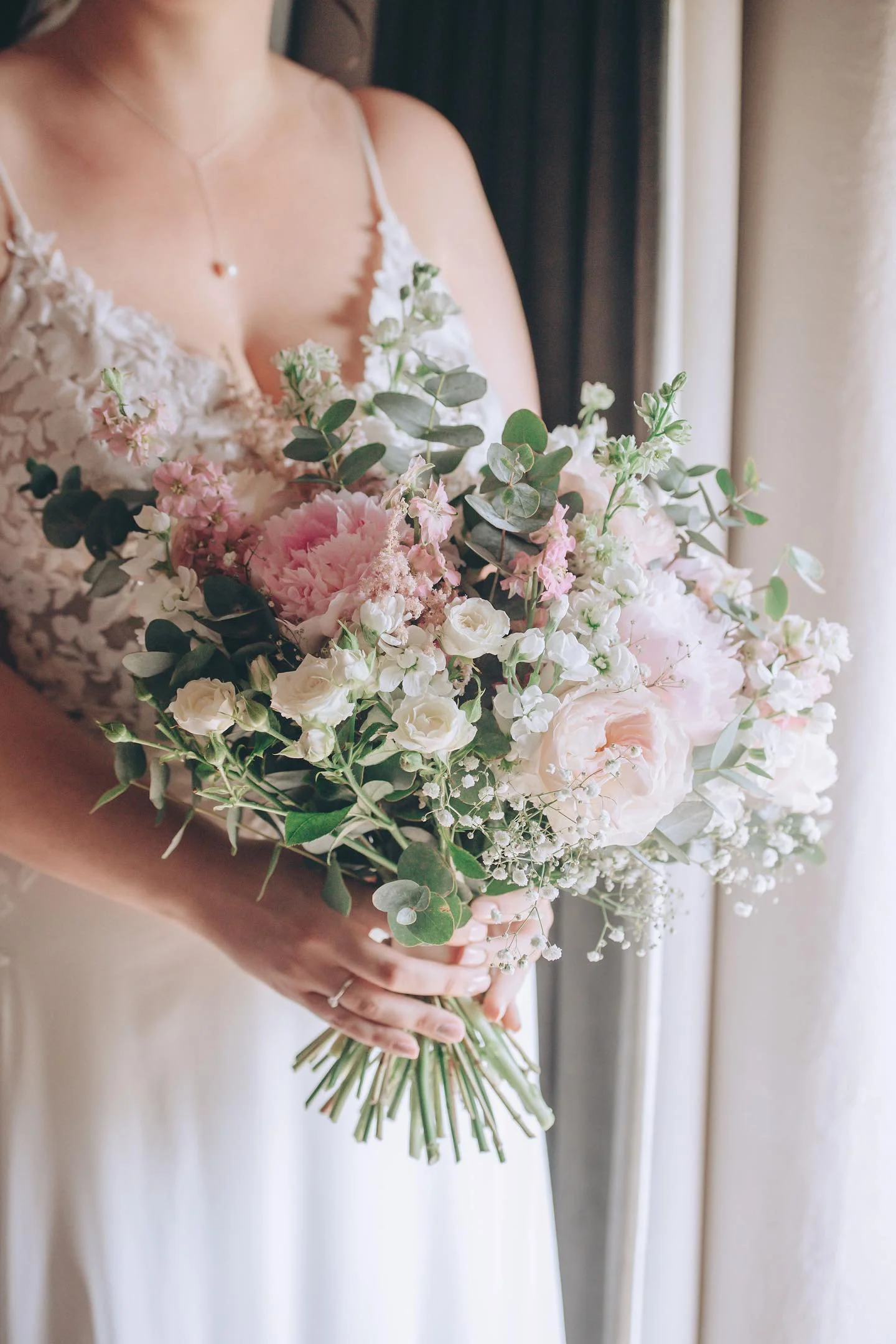 pretty pink and white brides bouquet