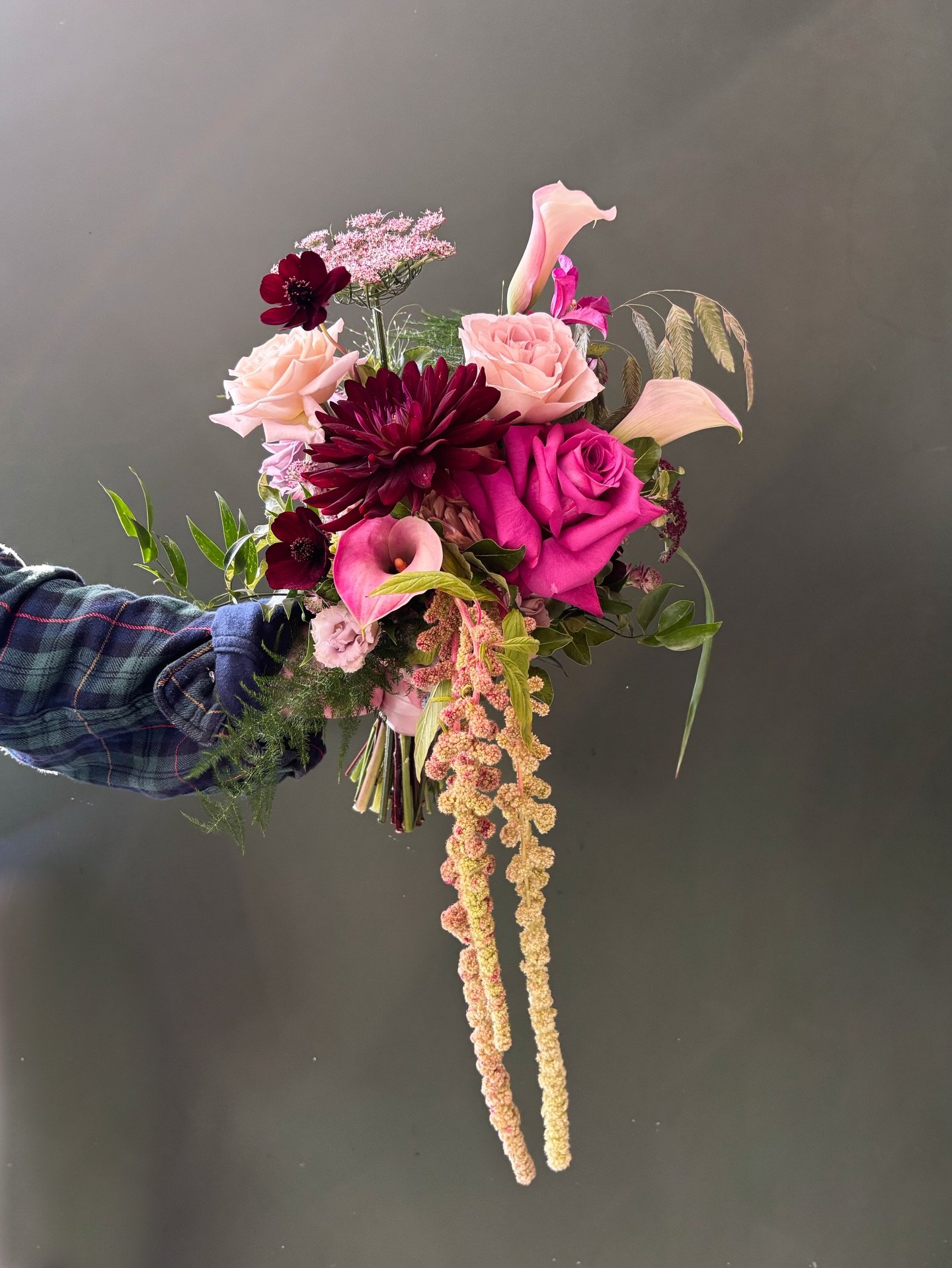 2025 IN BOUQUETS 💐🌸🍒💒💋☀️

This year was all about the chic &amp; petite (something we&rsquo;ll be seeing lots more of next year) but we offer styles for everyone!

Wild, bold, drippy, compact, organic, seasonal, sculptural, or crescent&hellip;  