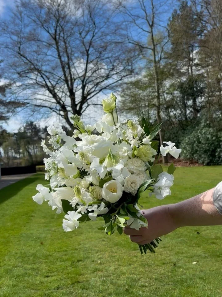 Floral details from Julia &amp; Dale&rsquo;s big day @nunsmerehall  with ranunculus, mini allium, tulips, hydrangea &amp; the RUFFLIEST sweet peas 🤍🤍🤍

Her bouquet was one of our favs yet - super delicate &amp; a scented dream!!