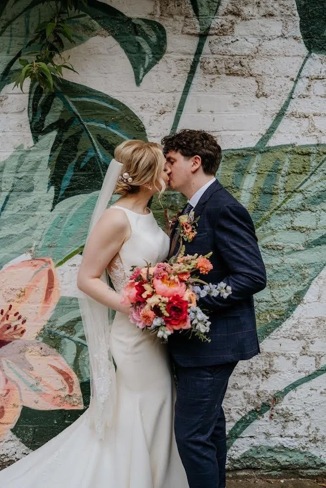 june wedding modern bouquet
