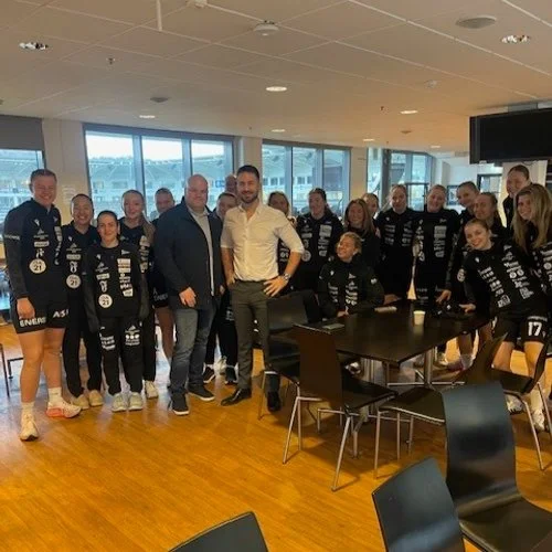Inngår samarbeid - Firenor sikrer proffkontrakt