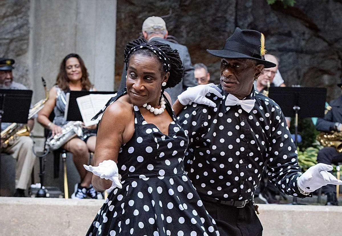 Swing Dancers