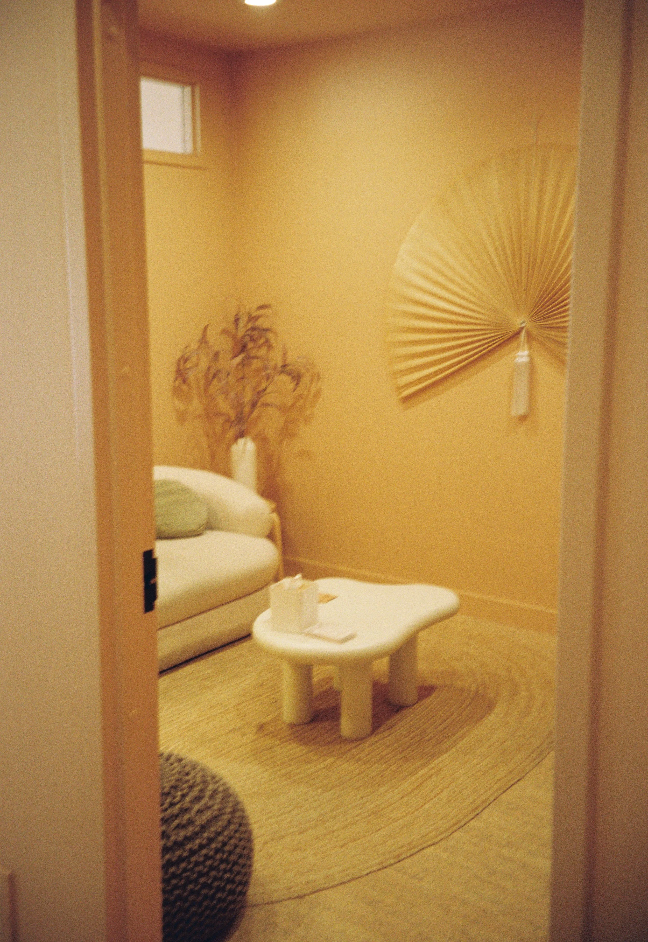 AE_0176_Gold 200_372547-R1-019-8.jpg
