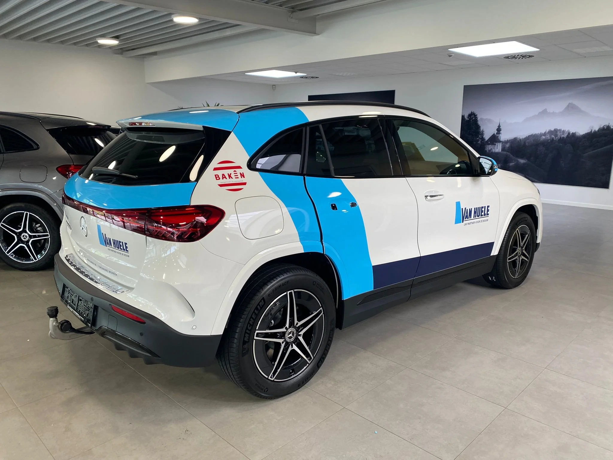 Belettering Mercedes EQA Van Huele
